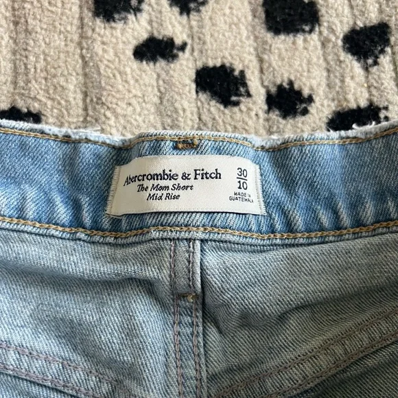 Distressed Abercrombie Shorts - Picture 3 of 4